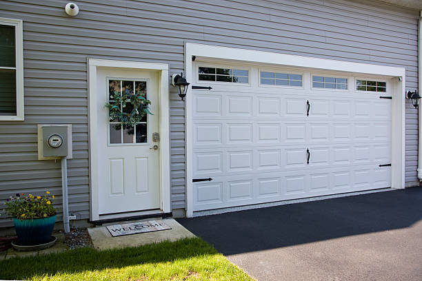 24/7 Emergency Garage Door Panel Replacement experts in Allen Park, MI